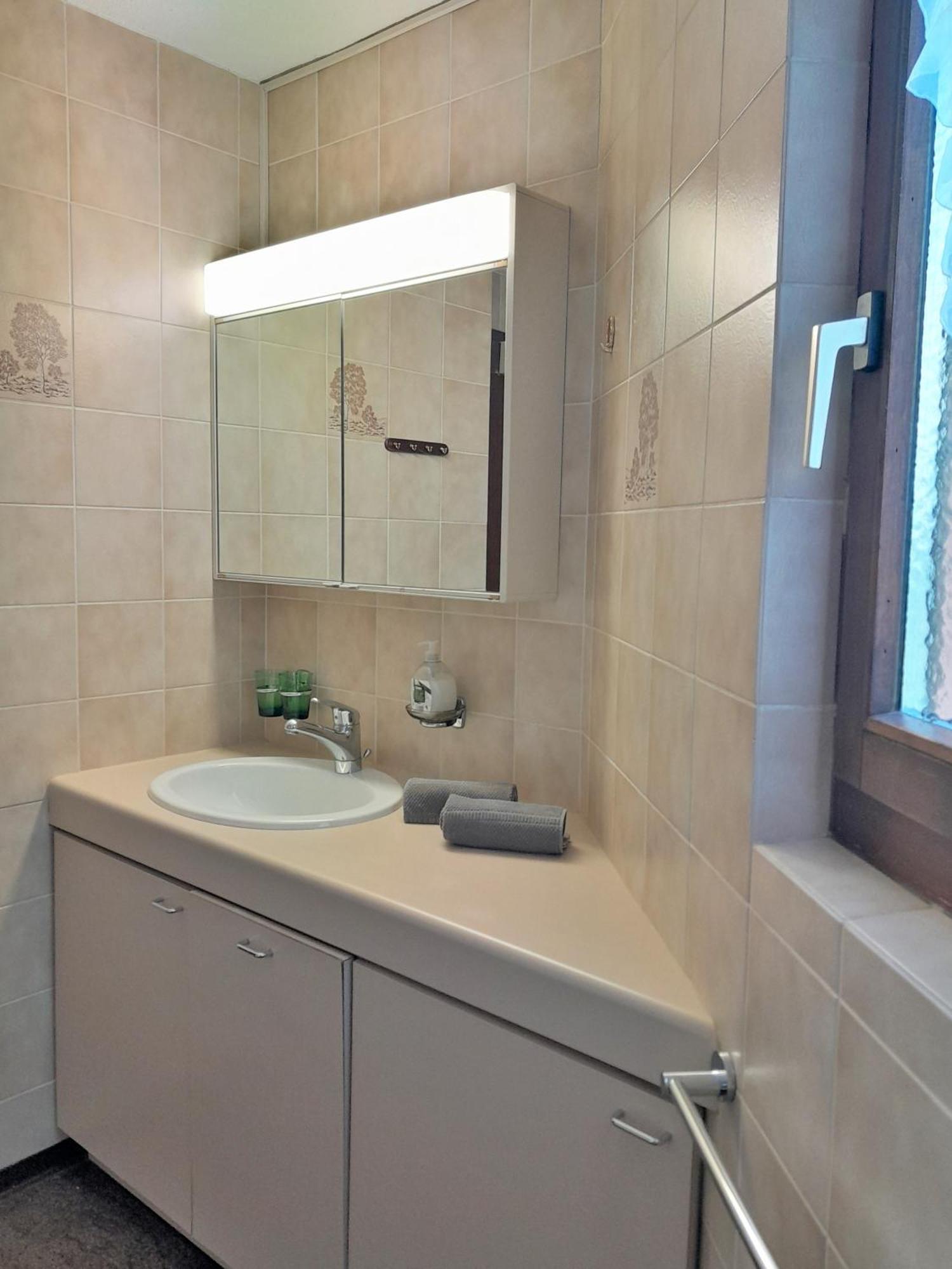 Onyx By Fewotessin Locarno Luaran gambar